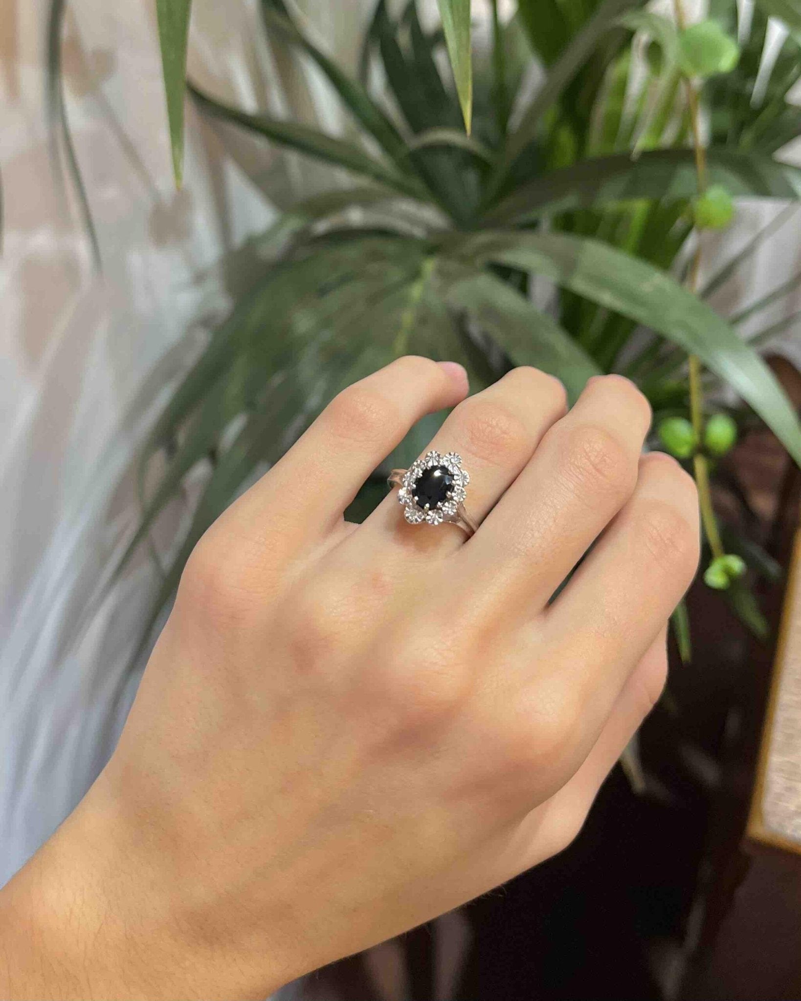 Bague Marguerite Saphir 1.60 carats &amp; Diamants "Kaya" - Elliade Paris