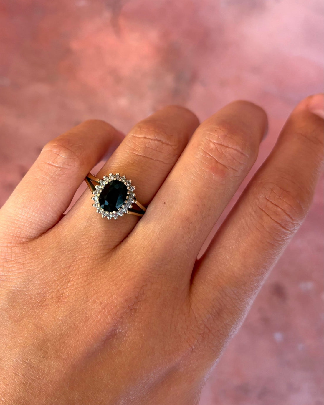 Bague Marguerite Saphir 1.62 carat &amp; Diamants 0.20 carat "Jennifer" - Elliade Paris