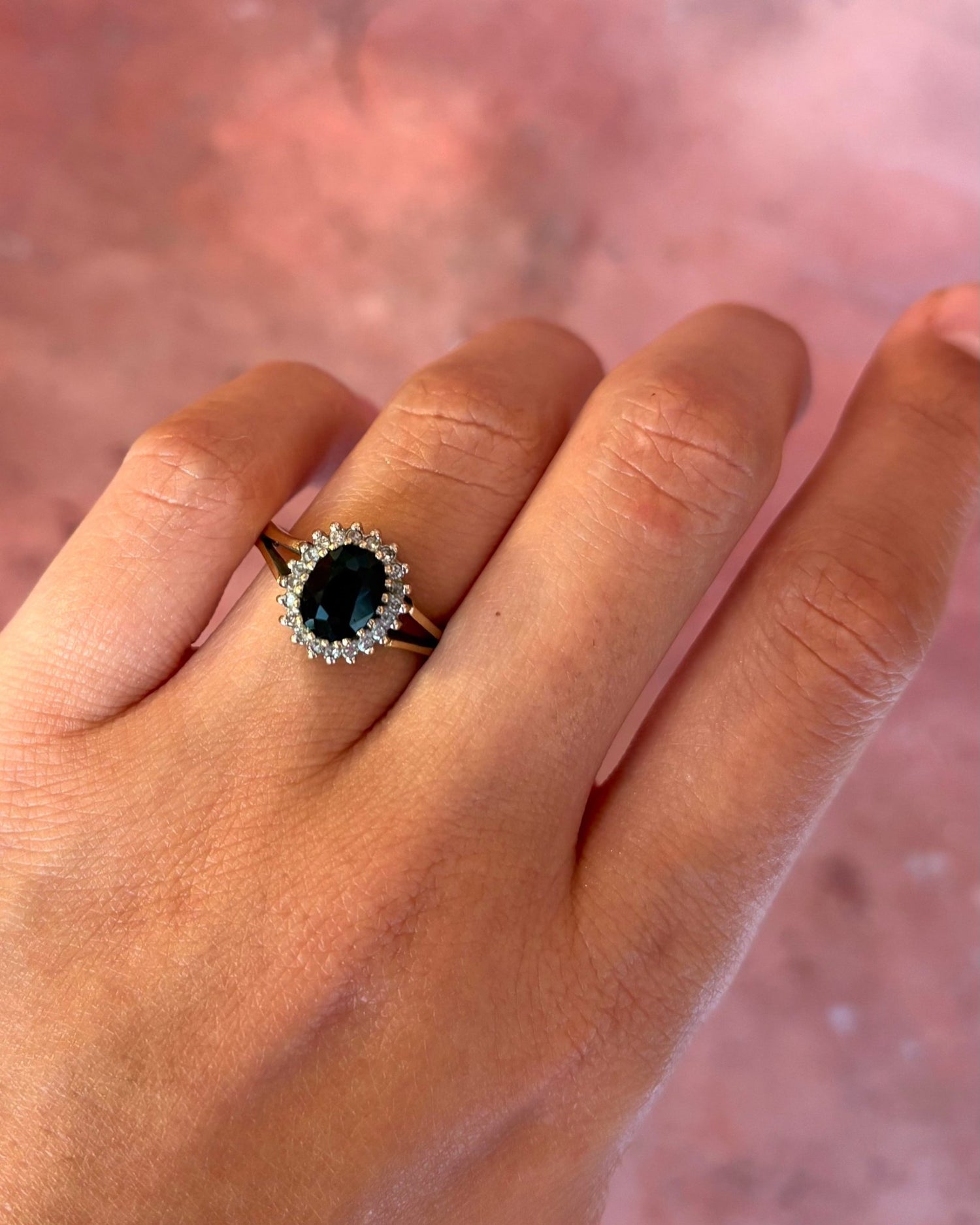 Bague Marguerite Saphir 1.62 carat &amp; Diamants 0.20 carat "Jennifer" - Elliade Paris
