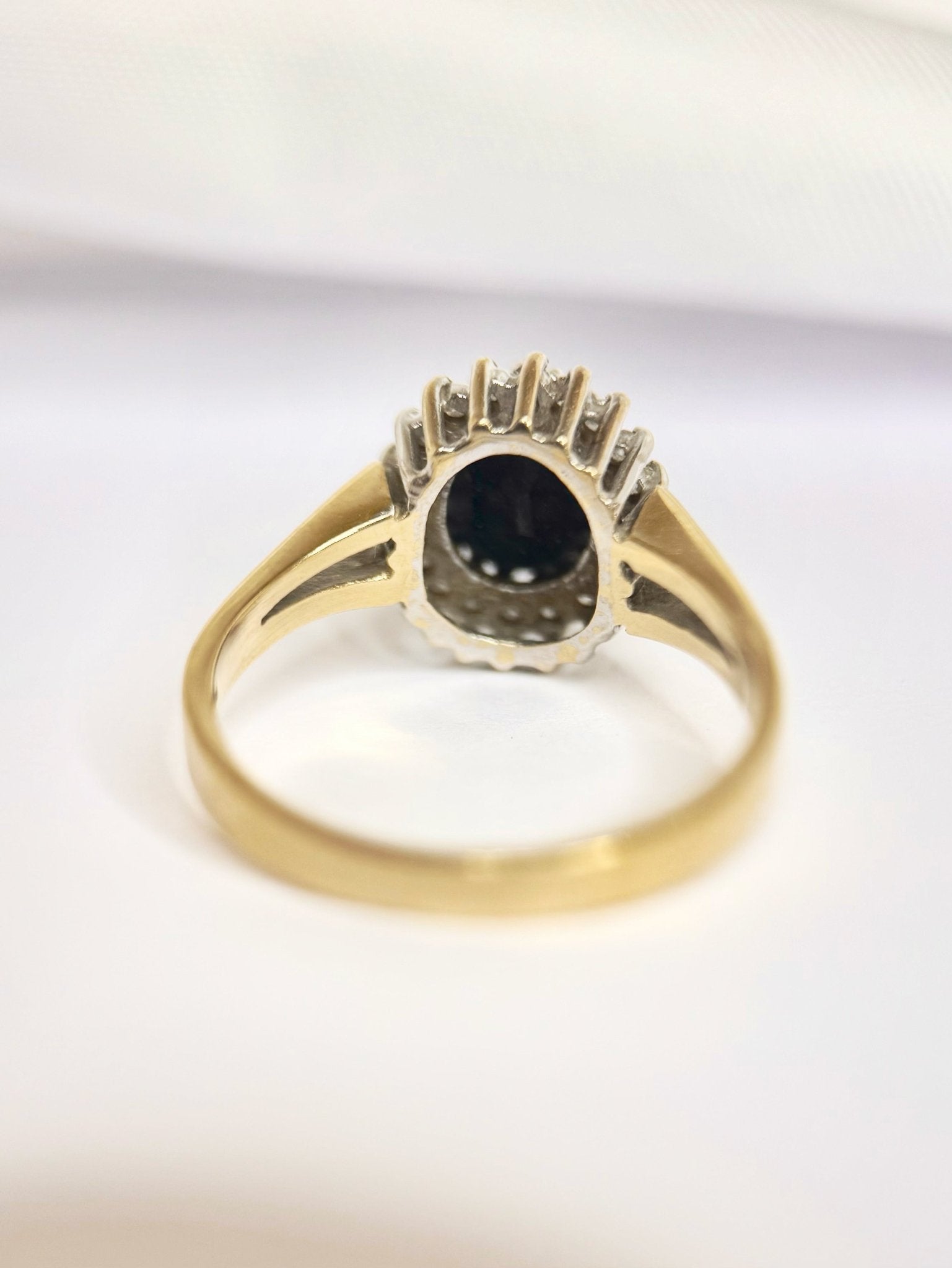 Bague Marguerite Saphir 1.62 carat &amp; Diamants 0.20 carat "Jennifer" - Elliade Paris
