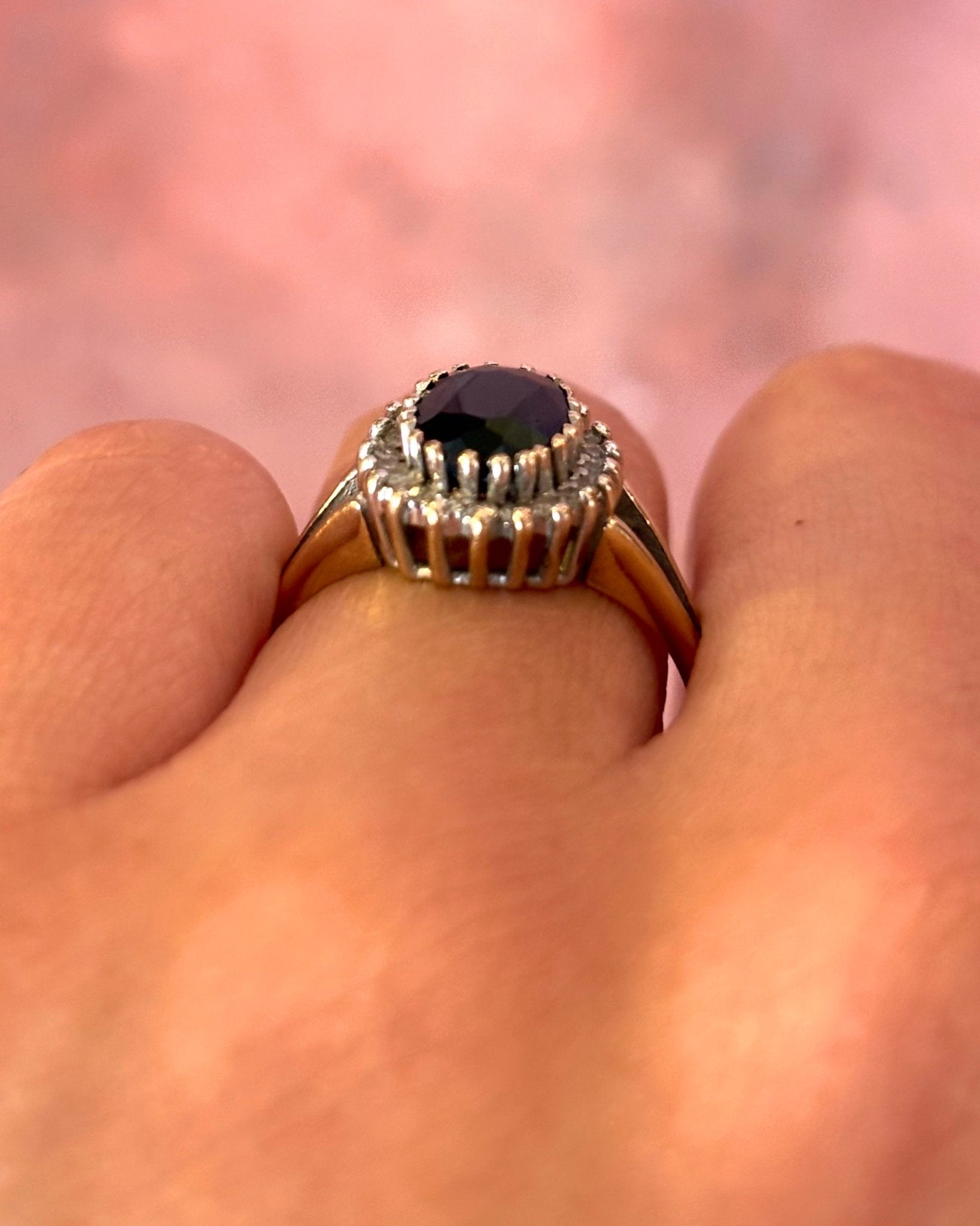 Bague Marguerite Saphir 1.62 carat &amp; Diamants 0.20 carat "Jennifer" - Elliade Paris