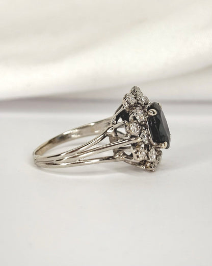 Bague Marguerite Saphir 1.65 carat &amp; Diamants 0.40 carat "Camille" - Elliade Paris