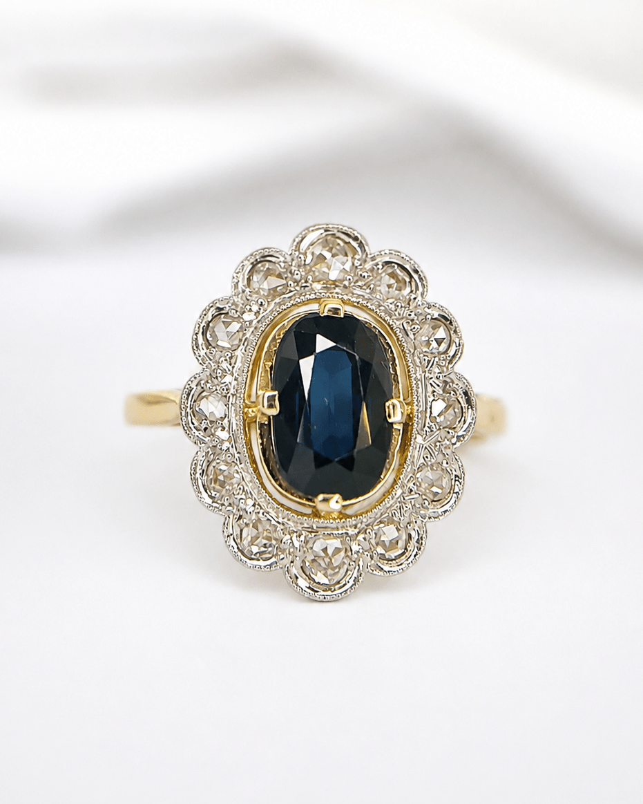 Bague Marguerite Saphir 1.70 carat &amp; Diamants 0.43 carat "Nastasia" - Elliade Paris