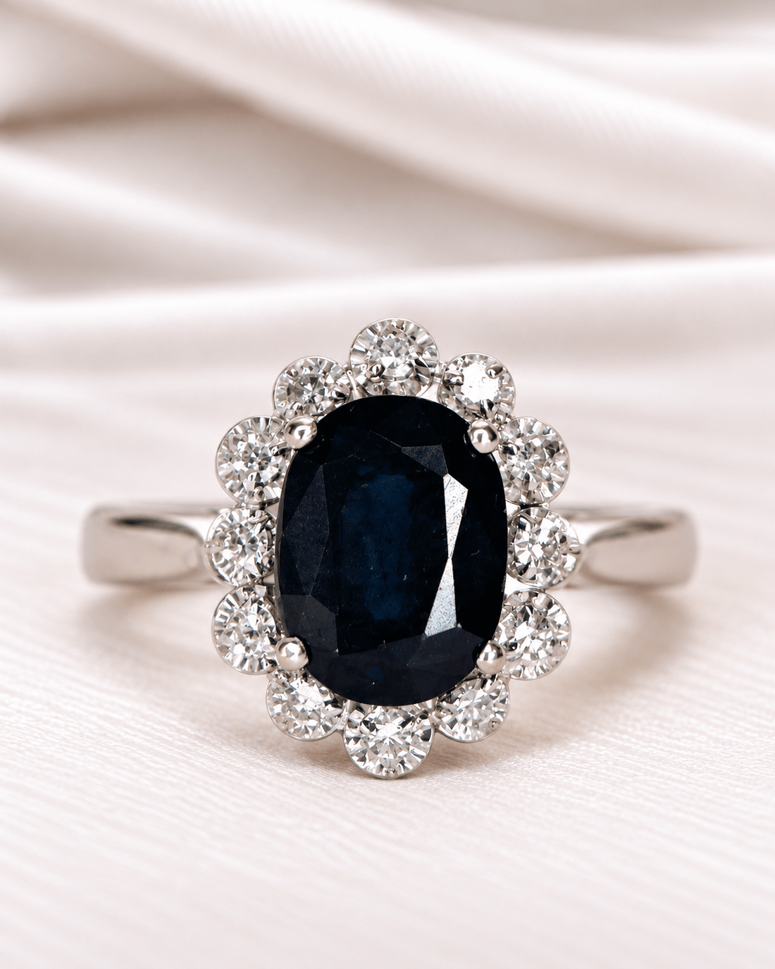 Bague Marguerite Saphir 1.70 carat &amp; Diamants "Delphine" - Elliade Paris