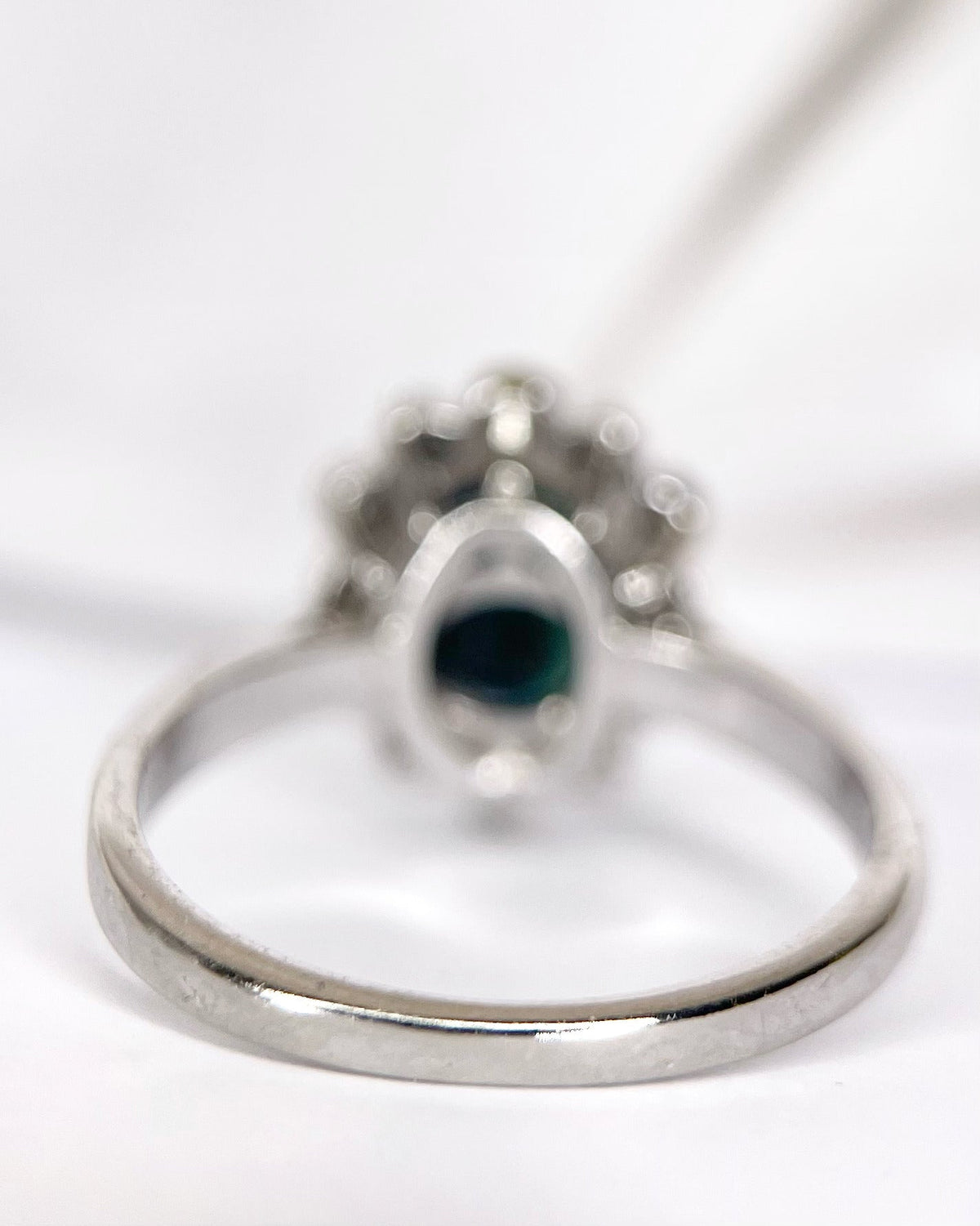 Bague Marguerite Saphir 1.70 carat &amp; Diamants "Delphine" - Elliade Paris