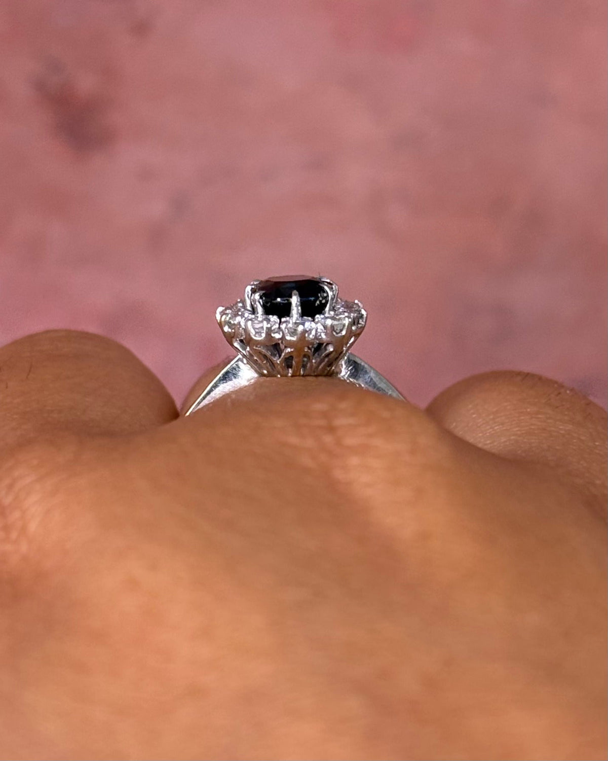 Bague Marguerite Saphir 1.70 carat &amp; Diamants "Faustine" - Elliade Paris