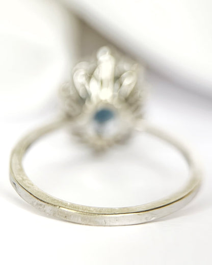 Bague Marguerite Saphir 1.70 carat &amp; Diamants "Faustine" - Elliade Paris