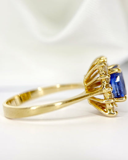 Bague Marguerite Saphir 1.71 carat &amp; Diamants 0.26 carat "Zélie" - Elliade Paris