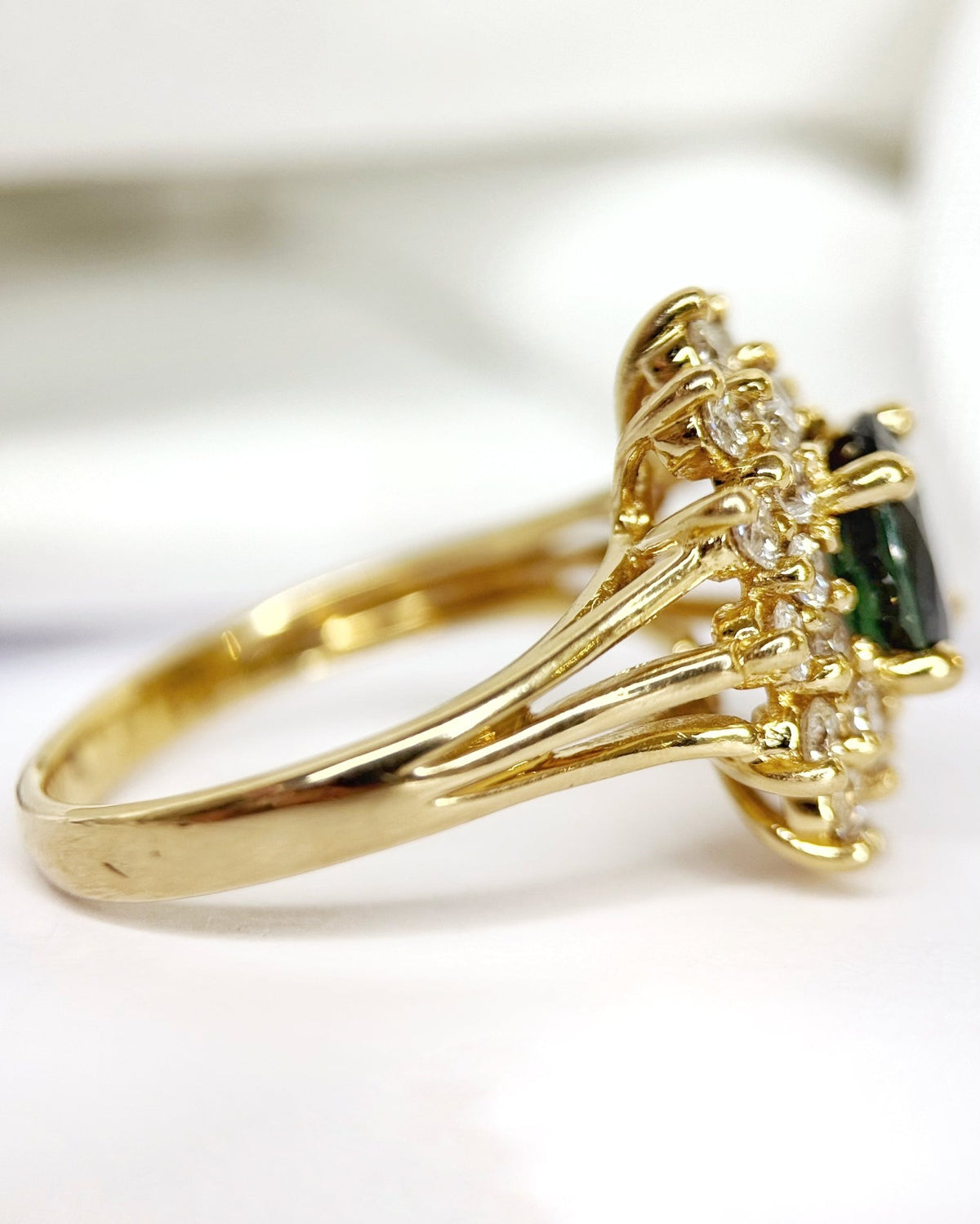 Bague Marguerite Saphir 1.79 carat &amp; Diamants 0.60 carat 6.04g "Hélène" - Elliade Paris