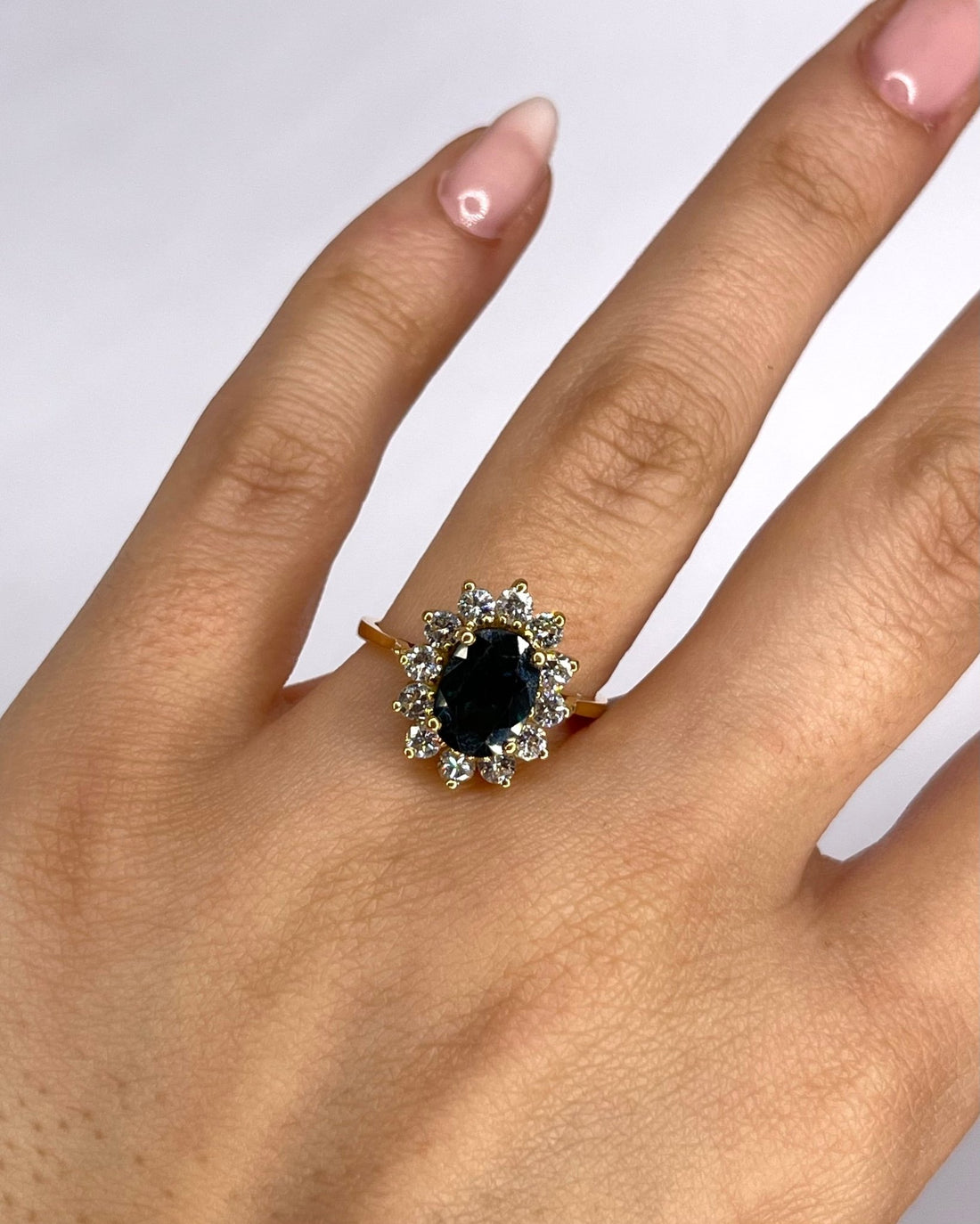 Bague Marguerite Saphir 1.80 carat &amp; Diamants 0.48 carat "Surya" - Elliade Paris
