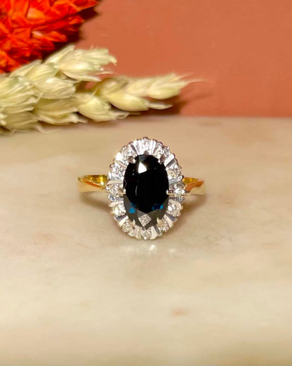 Bague Marguerite Saphir 1.80 carat &amp; Diamants &quot;Coralie&quot; - Elliade Paris
