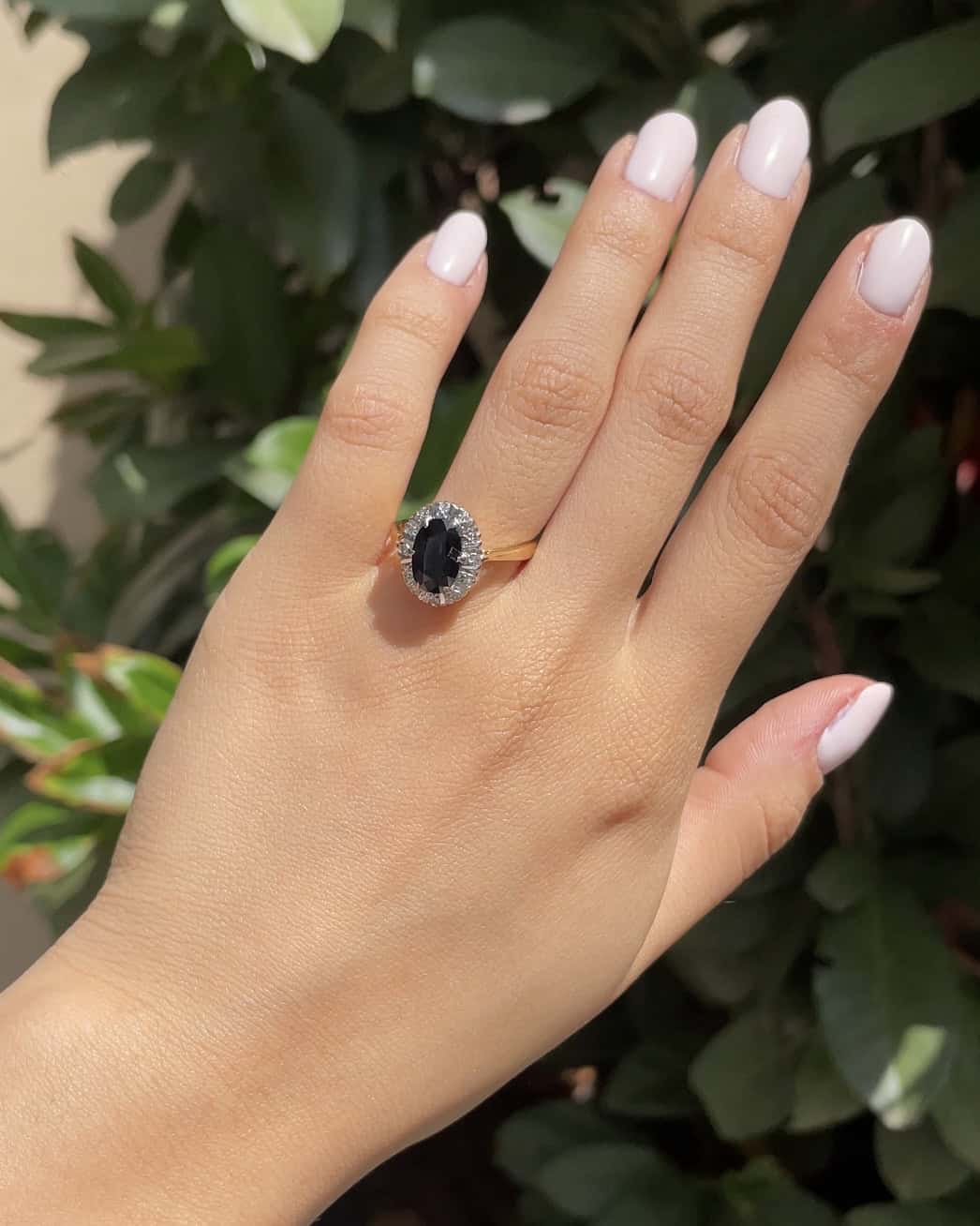 Bague Marguerite Saphir 1.80 carat &amp; Diamants "Coralie" - Elliade Paris