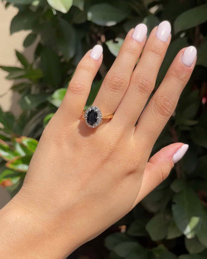 Bague Marguerite Saphir 1.80 carat &amp; Diamants &quot;Coralie&quot; - Elliade Paris