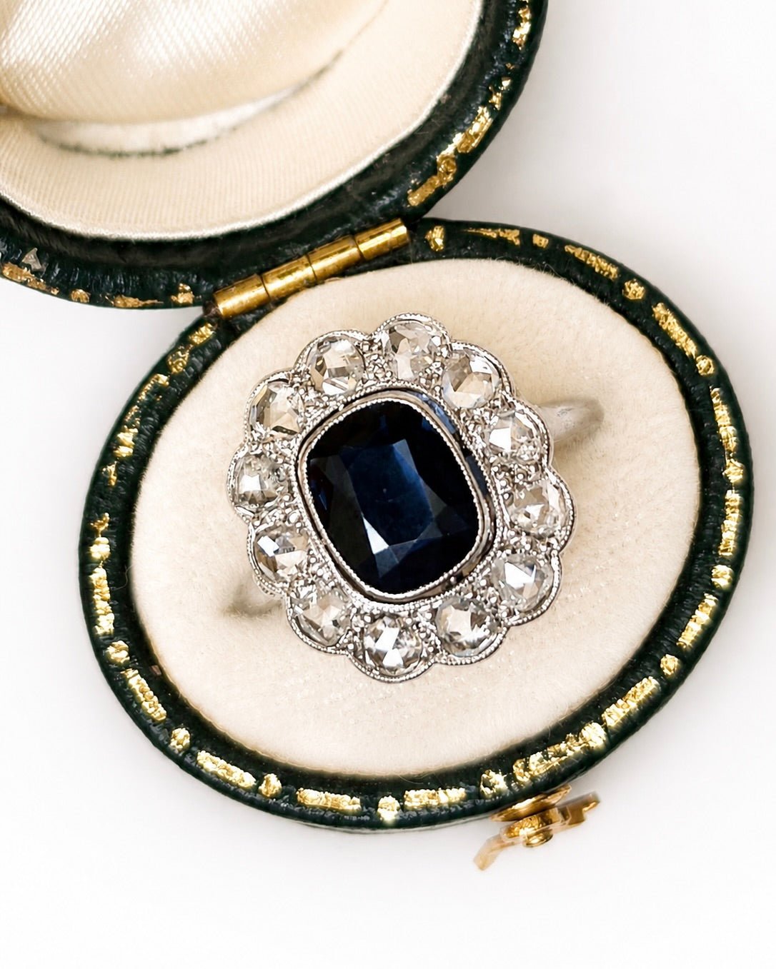 Bague Marguerite Saphir 1.85 carat &amp; Diamants 0.72 carat "Laura" - Elliade Paris