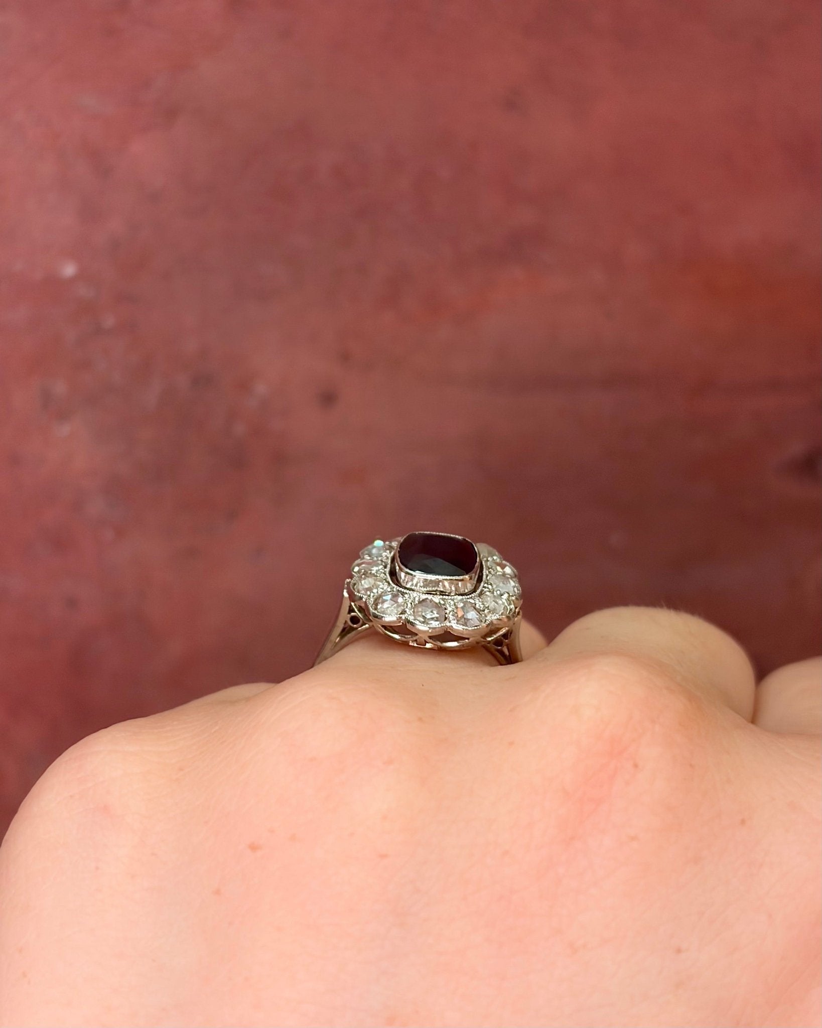 Bague Marguerite Saphir 1.85 carat &amp; Diamants 0.72 carat "Laura" - Elliade Paris