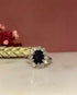 Bague Marguerite Saphir 1.85 Carat & Diamants "Bamia" - Elliade Paris