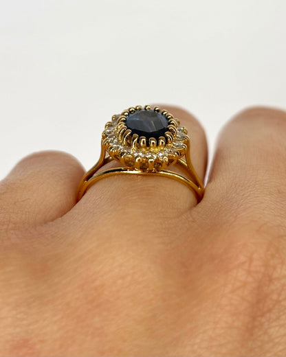 Bague Marguerite Saphir 1.94 carat &amp; Diamants 0.40 carat "Elena" - Elliade Paris