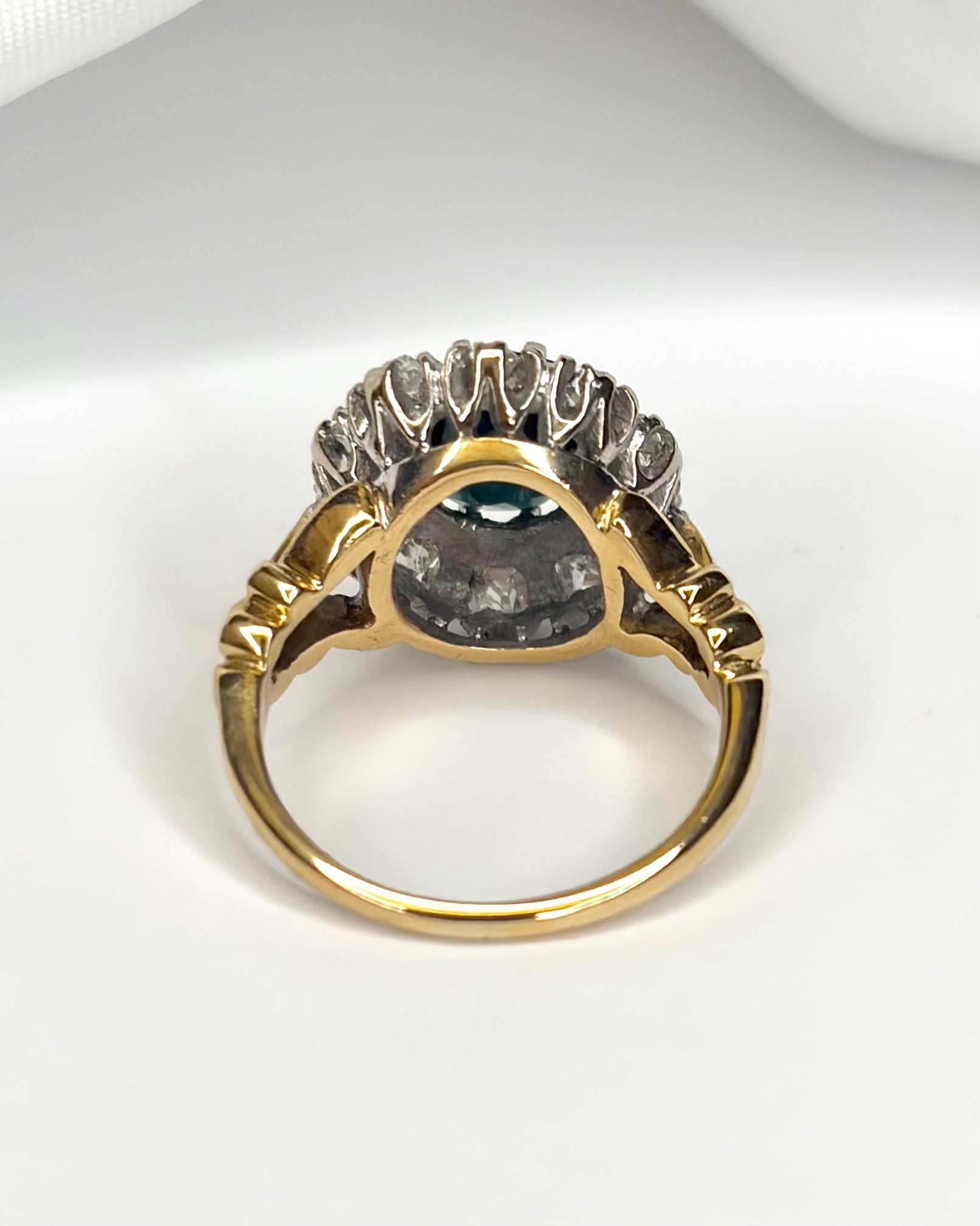 Bague Marguerite Saphir 1.94 carat &amp; Diamants 0.45 carat "Sam" - Elliade Paris