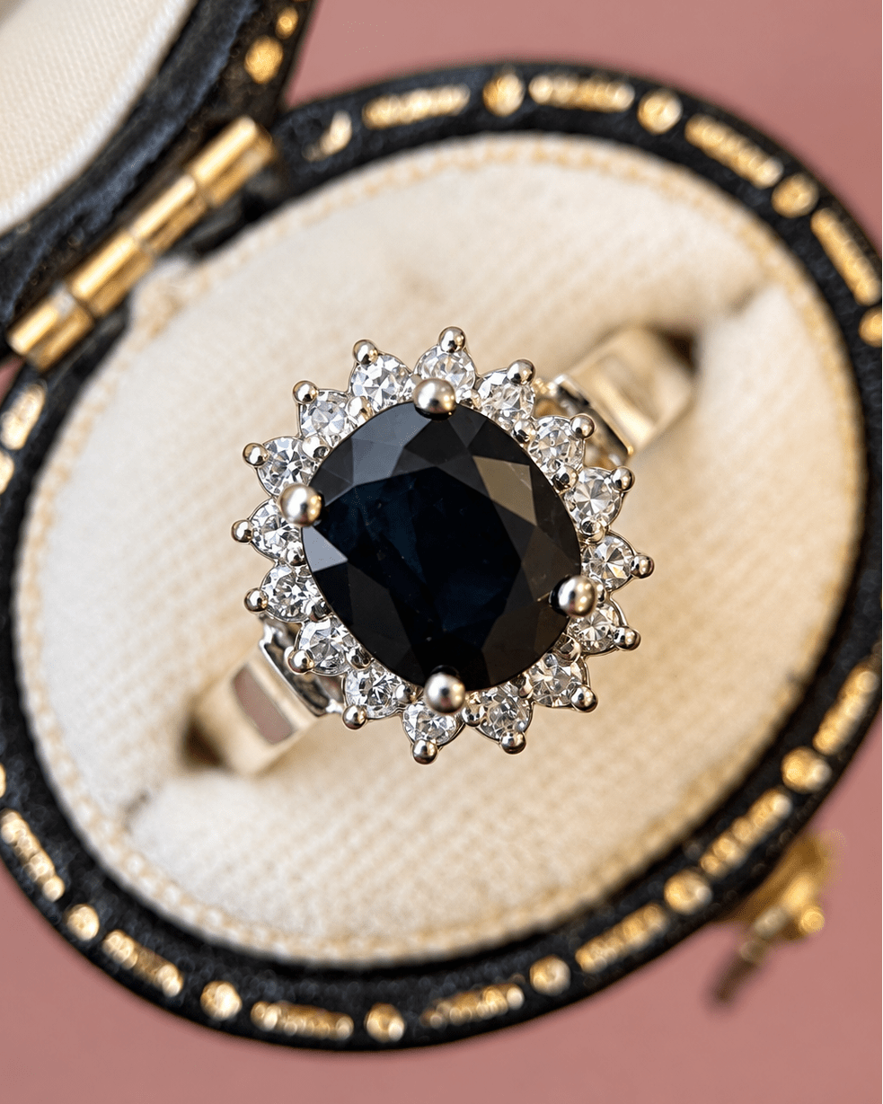 Bague Marguerite Saphir 1.95 carat &amp; Diamants 0.32 carat "Emma" - Elliade Paris