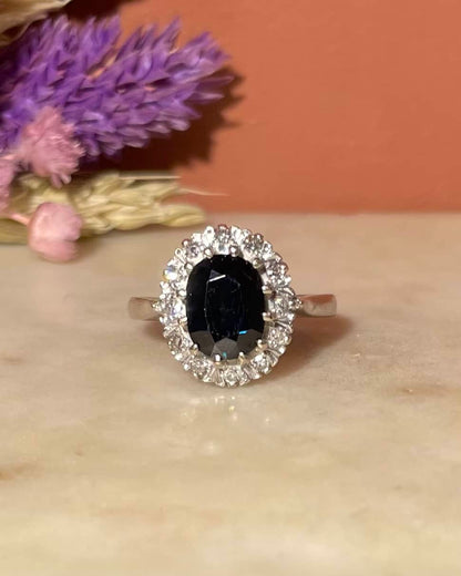 Bague Marguerite Saphir 2 carats &amp; Diamants &quot;Dyna&quot; - Elliade Paris