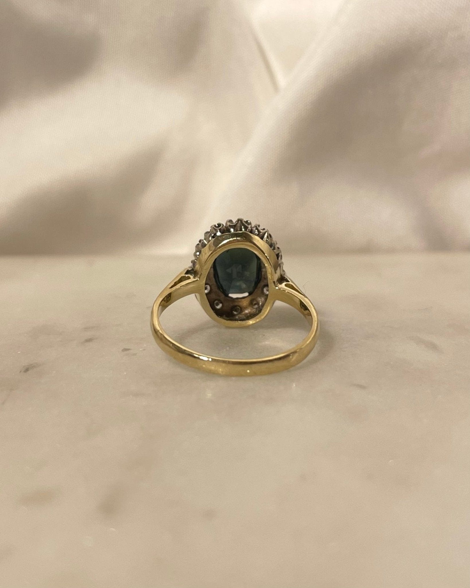 Bague Marguerite Saphir 2 carats &amp; Diamants "Lauren" - Elliade Paris