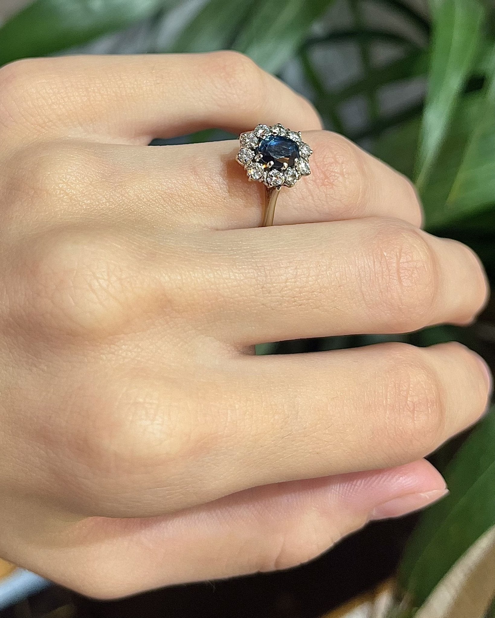 Bague Marguerite Saphir 2 carats &amp; Diamants "Saroïse" - Elliade Paris