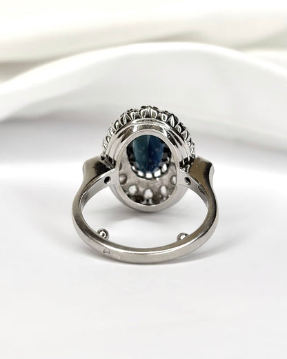 Bague Marguerite Saphir 2.05 carats, Diamants 0.21 carat &amp; Or 6,55g "Marnie" - Elliade Paris