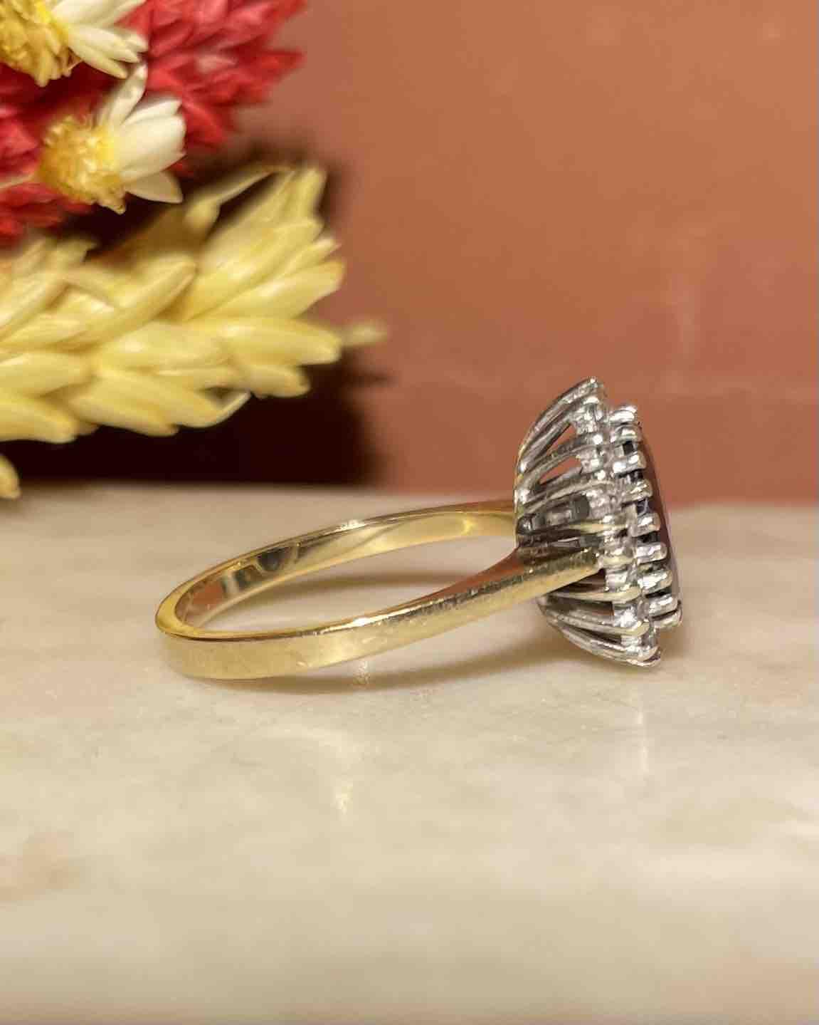 Bague Marguerite Saphir 2.10 carats &amp; Diamants "Kendy" - Elliade Paris