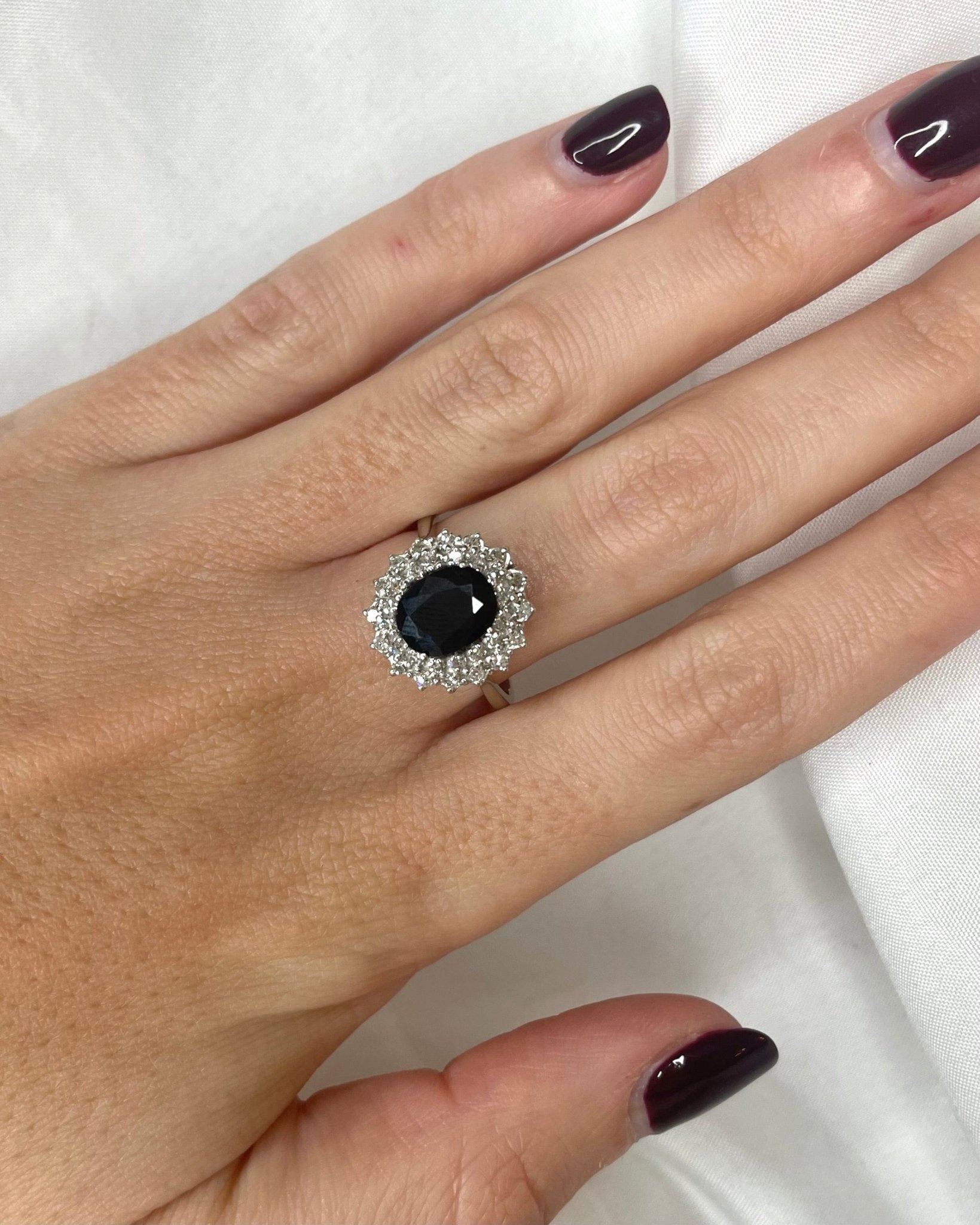 Bague Marguerite Saphir 2.20 carats &amp; Diamants 0.32 carat "Angèle" - Elliade Paris