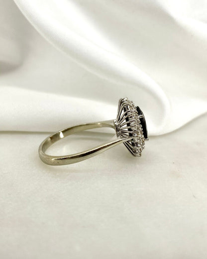 Bague Marguerite Saphir 2.20 carats &amp; Diamants 0.32 carat &quot;Angèle&quot; - Elliade Paris