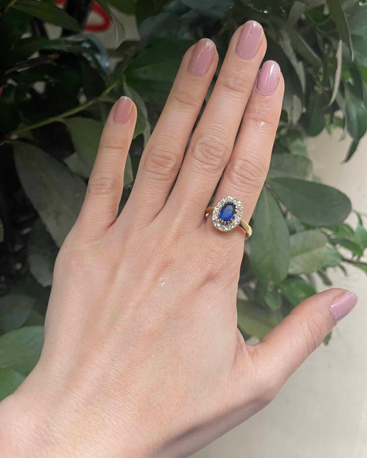 Bague Marguerite Saphir 2.20 carats &amp; Diamants &quot;Darya&quot; - Elliade Paris
