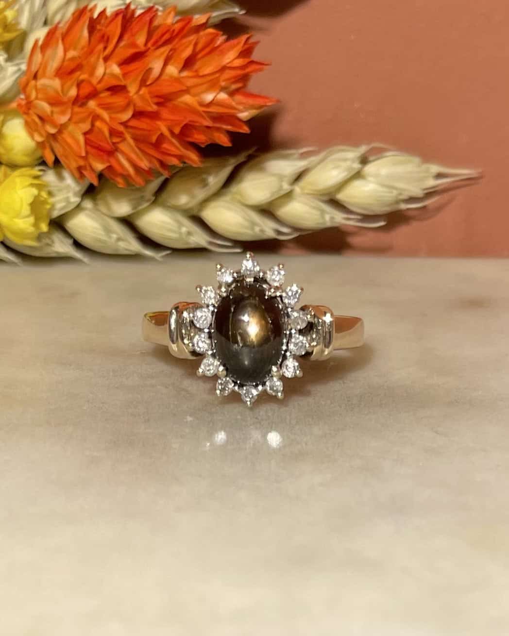 Bague Marguerite Saphir 2.30 carats &amp; Diamants "Fanny" - Elliade Paris