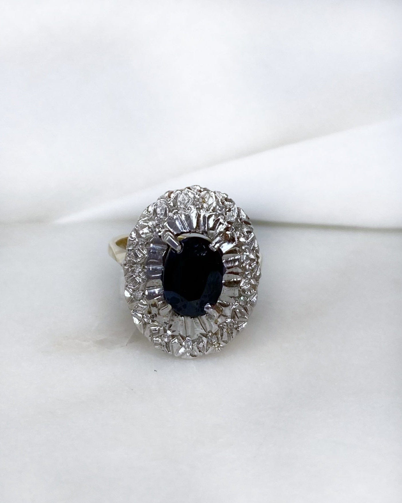 Bague Marguerite Saphir 2.30 carats &amp; Diamants "Séraphie" - Elliade Paris