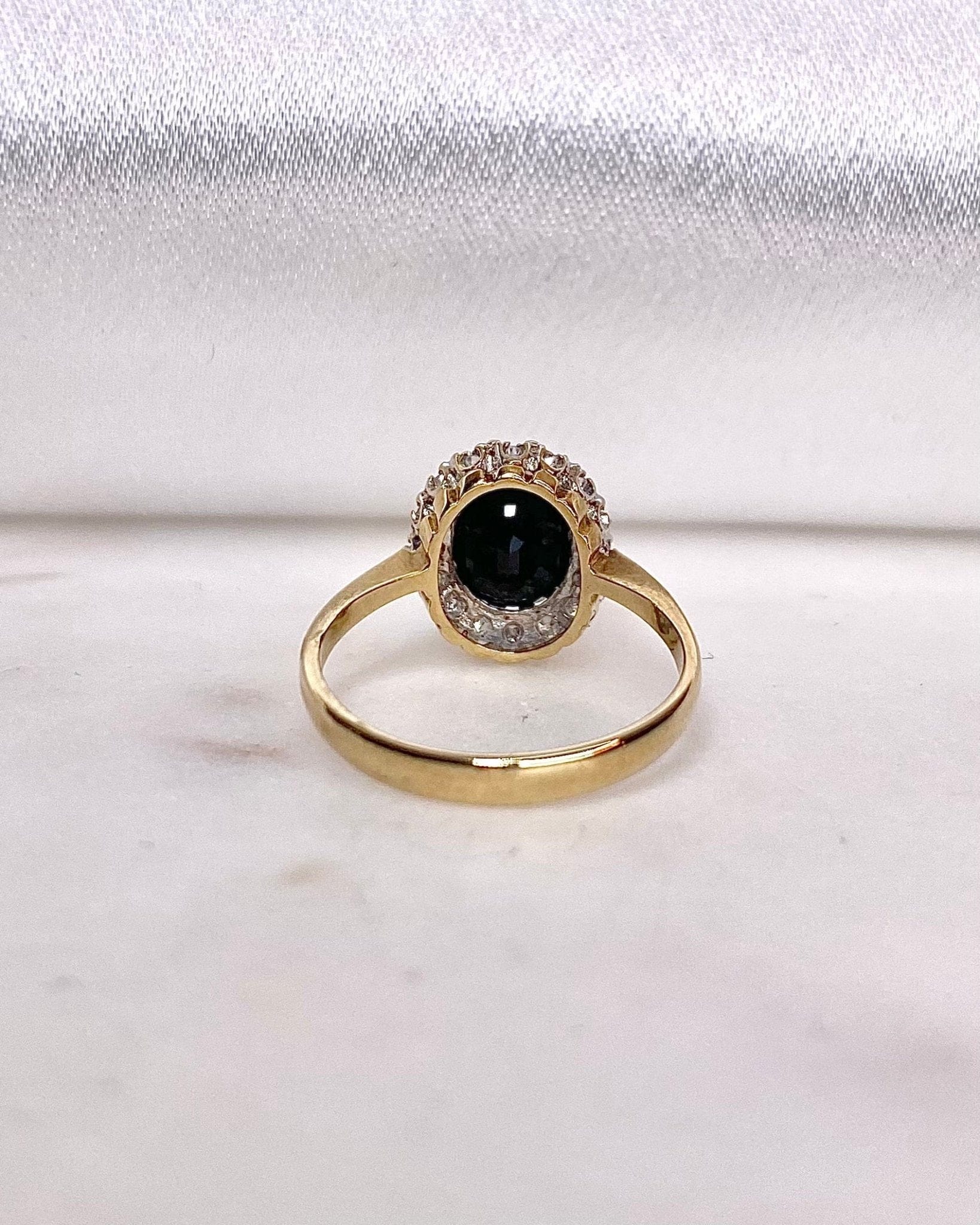 Bague Marguerite Saphir 2.35 carats &amp; Diamants "Paya" - Elliade Paris