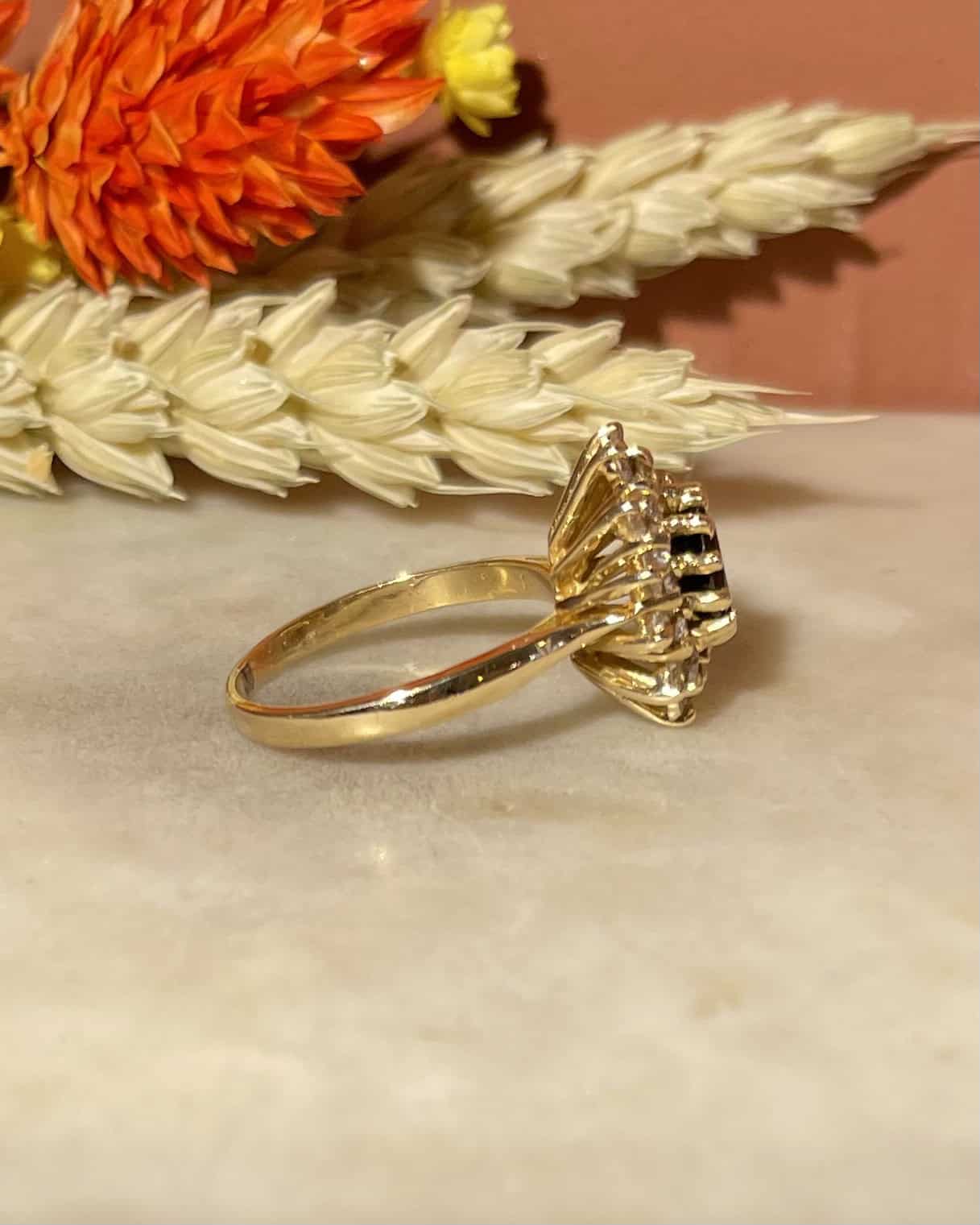 Bague Marguerite Saphir &amp; 24 Diamants &quot;Anastasia&quot; - Elliade Paris