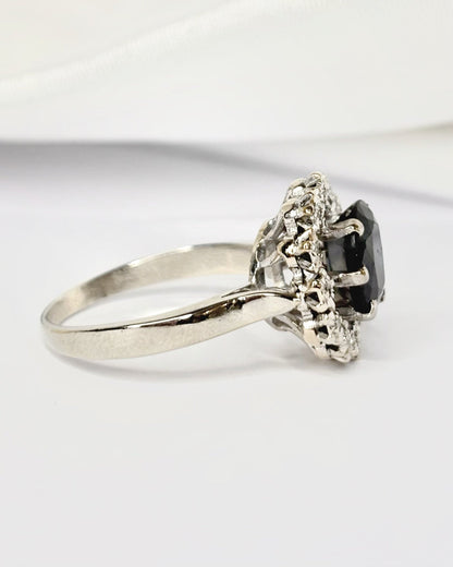 Bague Marguerite Saphir 2.40 carats &amp; Diamants "Alma" - Elliade Paris