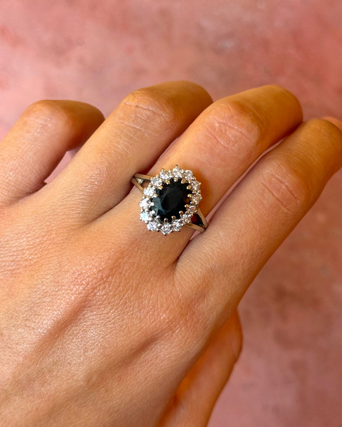 Bague Marguerite Saphir 2.50 carats &amp; Diamants 0.98 carat 6,83g "Jessica" - Elliade Paris