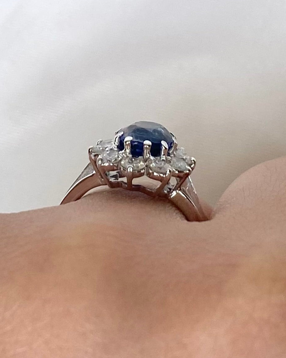 Bague Marguerite Saphir 2.70 carats &amp; Diamants "Denisa" - Elliade Paris