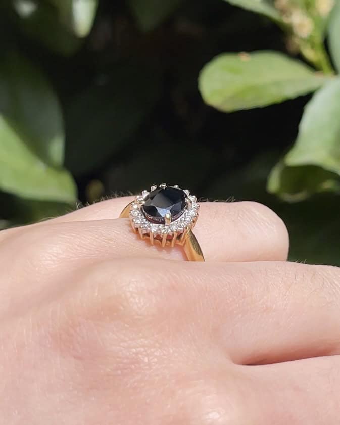 Bague Marguerite Saphir 2.70 carats &amp; Diamants "Laetitia" - Elliade Paris