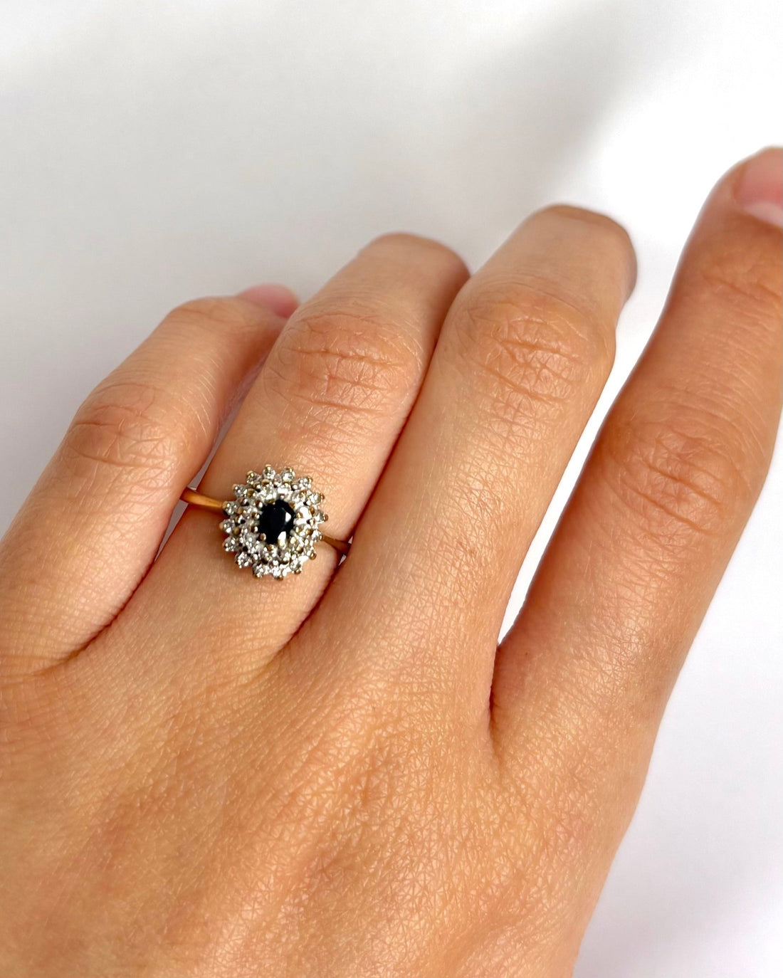 Bague Marguerite Saphir &amp; 28 Diamants "Alexa" - Elliade Paris