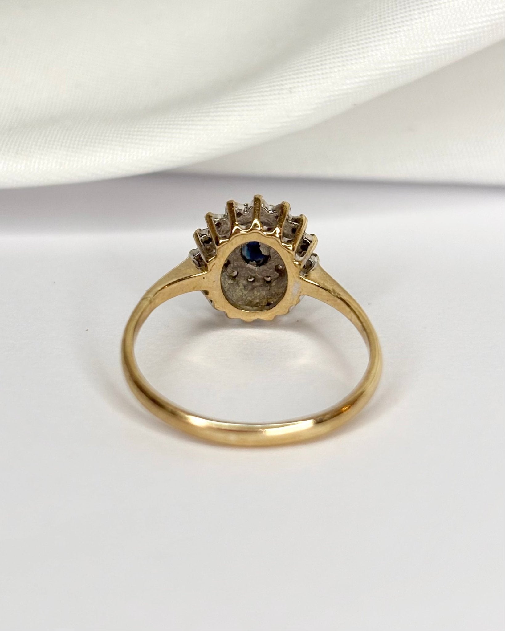 Bague Marguerite Saphir &amp; 28 Diamants "Alexa" - Elliade Paris