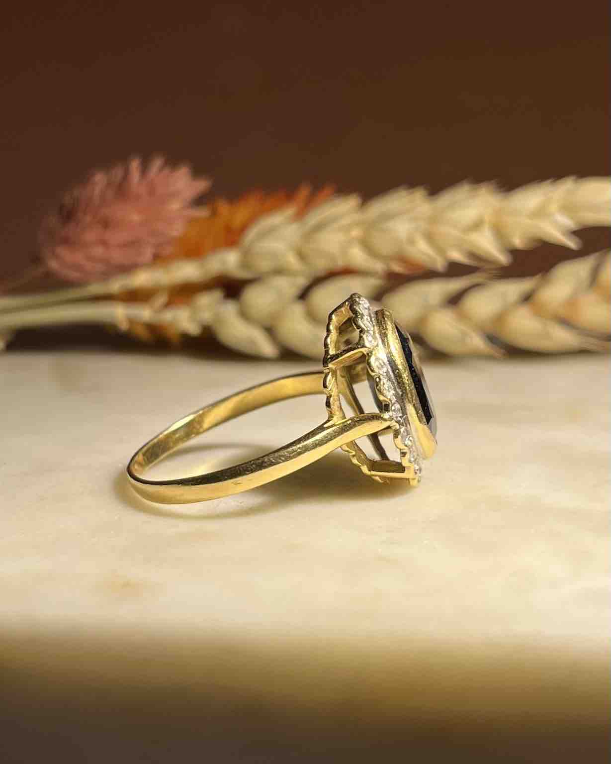 Bague Marguerite Saphir 3 carats &amp; Diamants "Dalila" - Elliade Paris