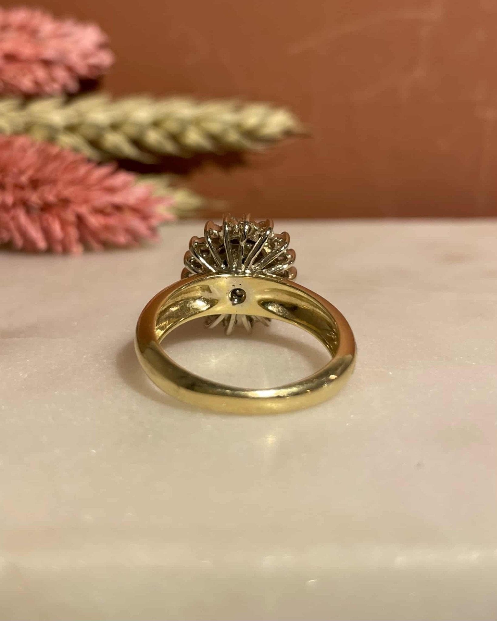 Bague Marguerite Saphir &amp; 30 Diamants "Astrid" - Elliade Paris