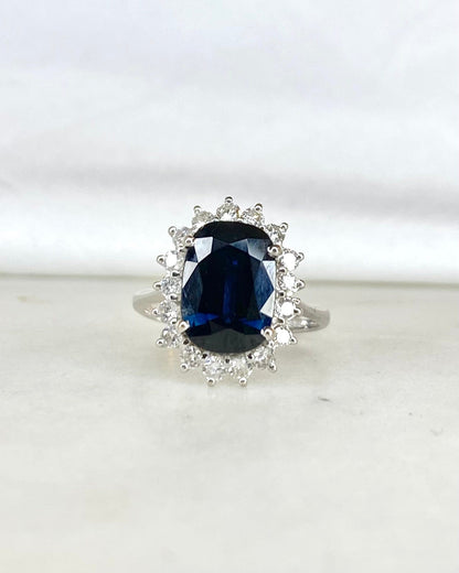 Bague Marguerite Saphir 3.40 carats &amp; Diamants &quot;Murielle&quot; - Elliade Paris