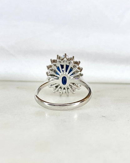 Bague Marguerite Saphir 3.40 carats &amp; Diamants &quot;Murielle&quot; - Elliade Paris