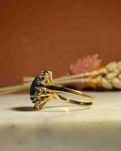 Bague Marguerite Saphir 4 carats &amp; Diamants &quot;Anja&quot; - Elliade Paris