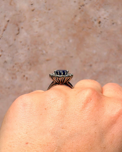 Bague Marguerite Saphir 4.20 carats &amp; Diamants 1.08 carat "Dalhia" - Elliade Paris