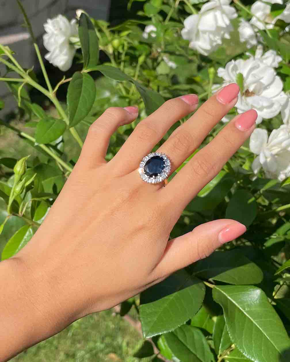 Bague Marguerite Saphir 5 carats &amp; Diamants "Georgina" - Elliade Paris