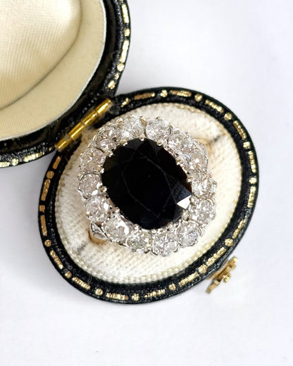Bague Marguerite Saphir 5.50 carats &amp; Diamants 1.50 carat "Charlotte" - Elliade Paris