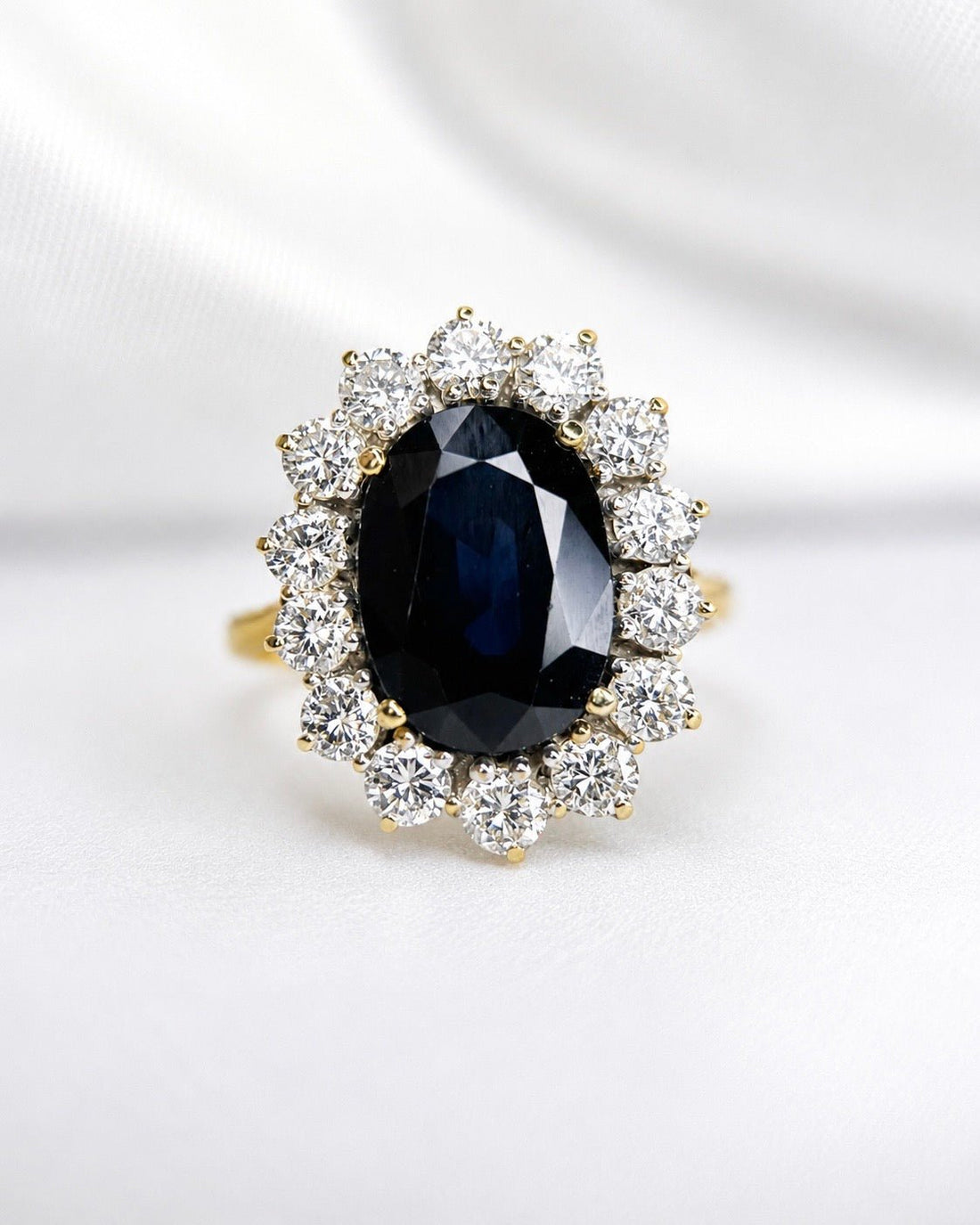 Bague Marguerite Saphir 5.60 carats &amp; Diamants 1.12 carat 7,06g "Eleanore" - Elliade Paris